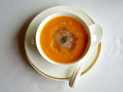 Ăn tổ yến đúng cách - cách nấu cháo yến bí đỏ cho bé